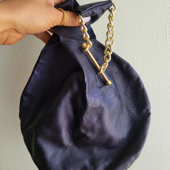 Navy blue leather knot purse - Picture 1 of 3